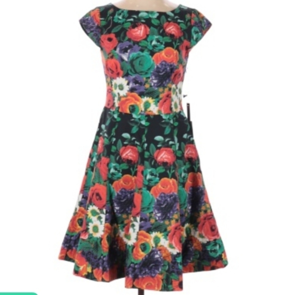 NWT Felicity & Coco Floral Prints Dress Cap Sleeve Boat neckline Small